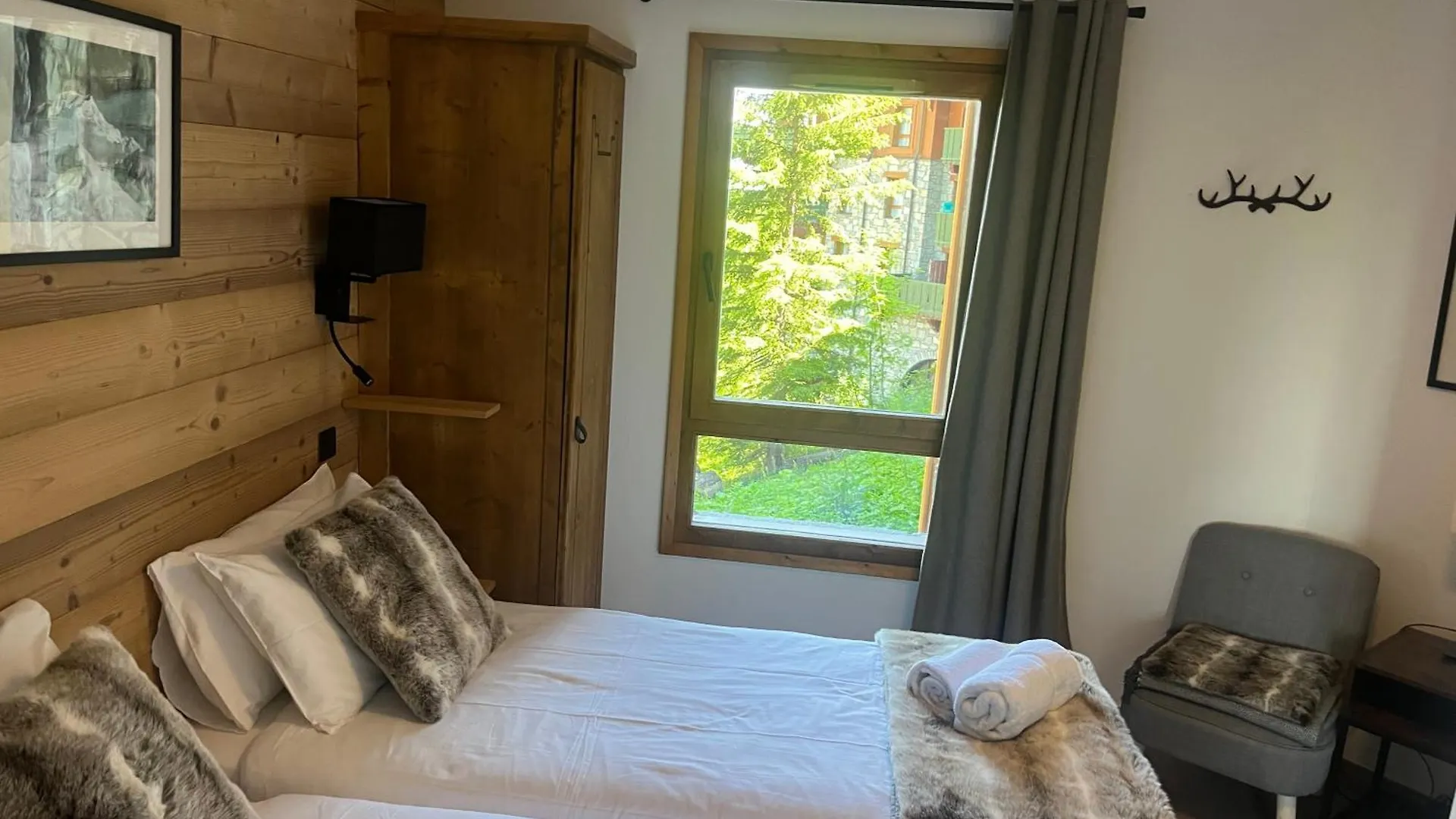 Apartment Arc 1950 Ski-In Ski-Out: Mont Blanc Views & Spa Retreat Les Arcs  France